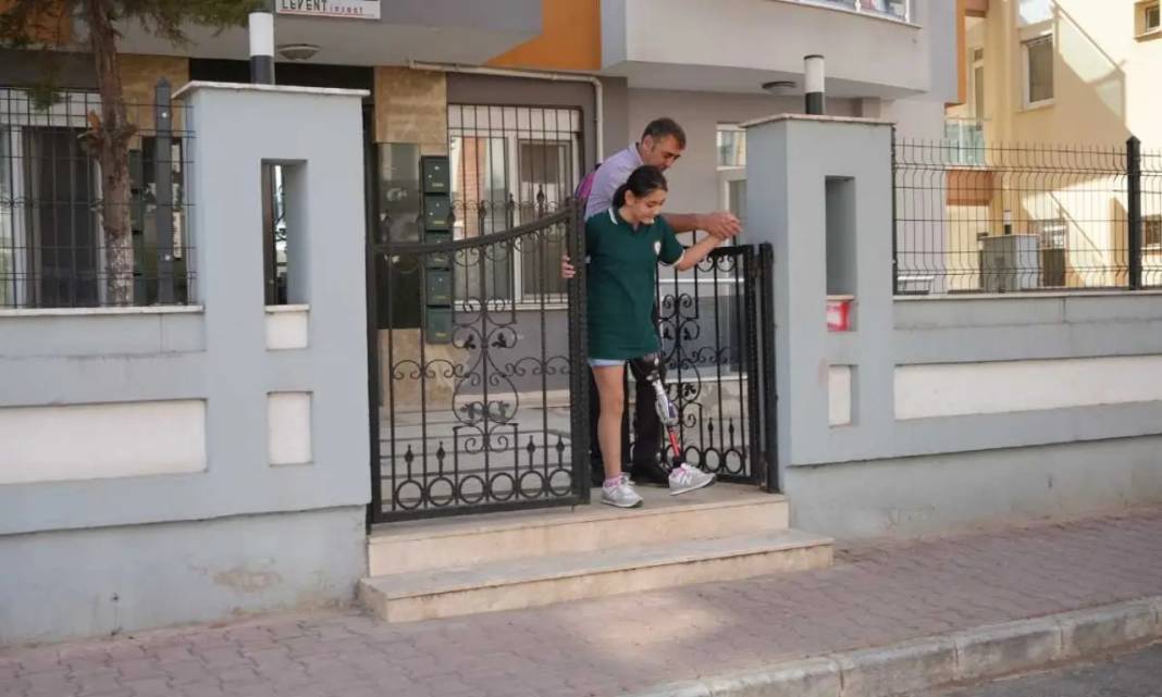 Antalya’da Özge Büyük Umutlarla Okula Başladı 8